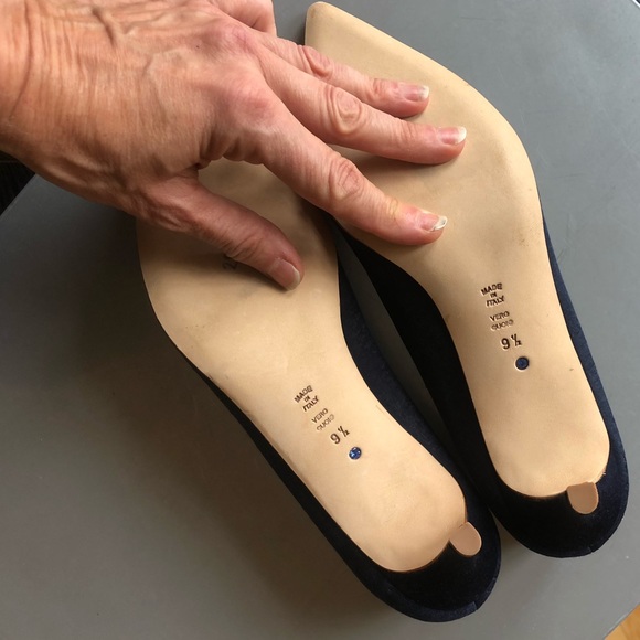 Something Bleu low heel navy pump! New without tags. Gorgeous ! - Picture 6 of 6